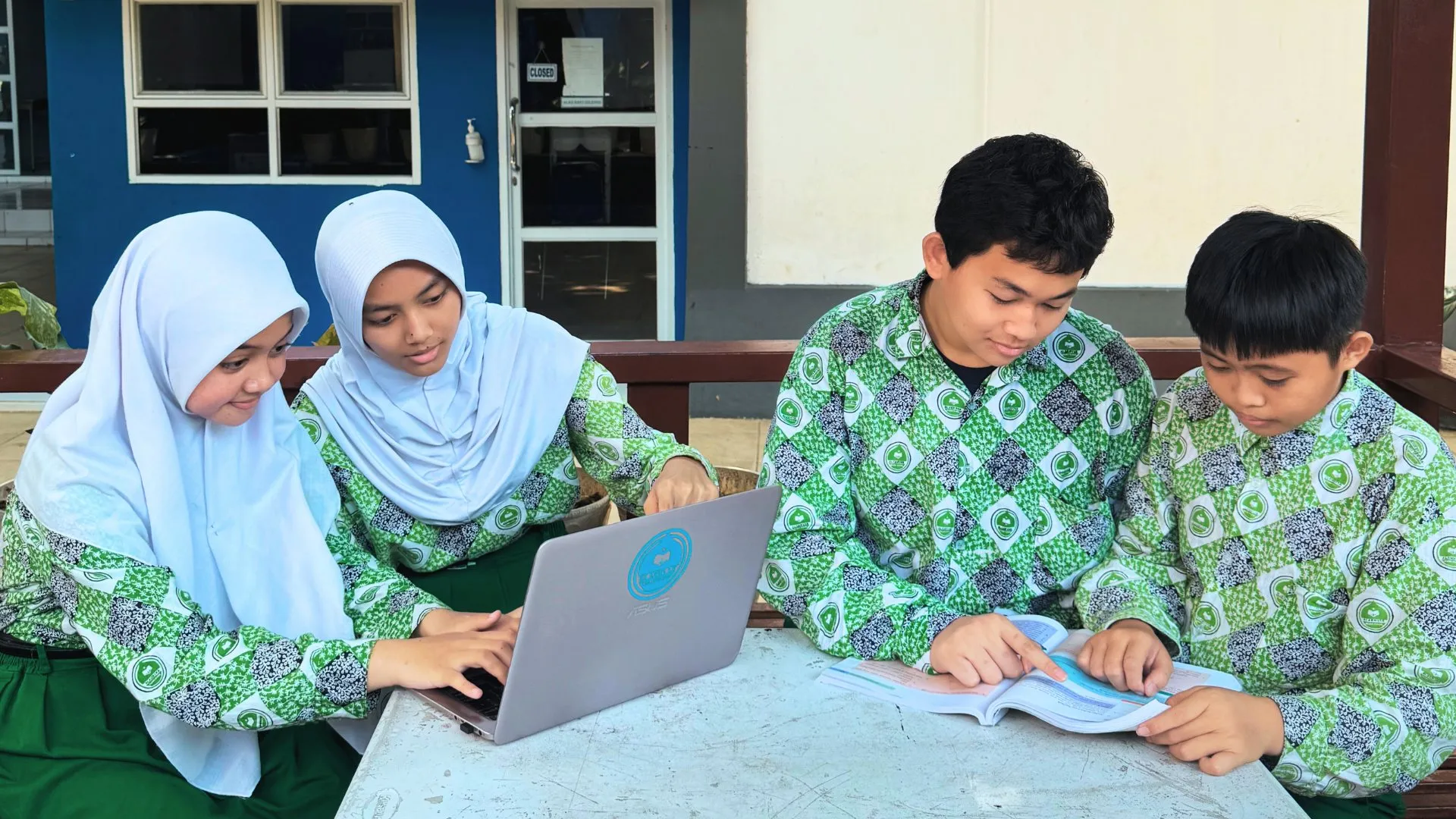 Suasana SMP Islam Al Akhyar