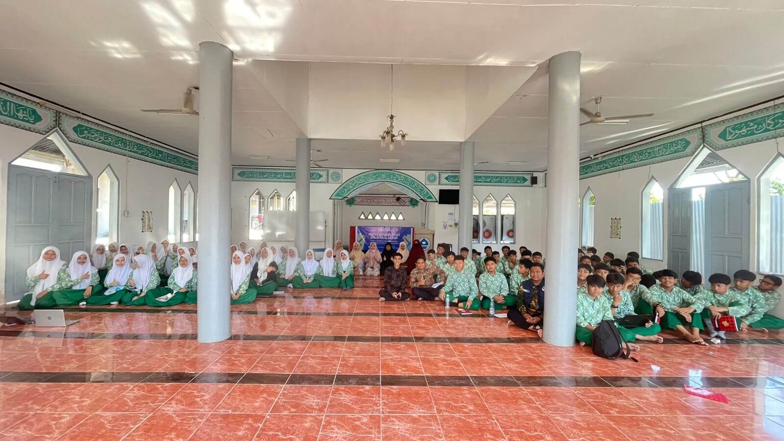 PROYEK BERBASIS STEAM SMA ISLAM AL AKHYAR: INOVASI SAINS DAN TEKNOLOGI UNTUK KEHIDUPAN BERKELANJUTAN