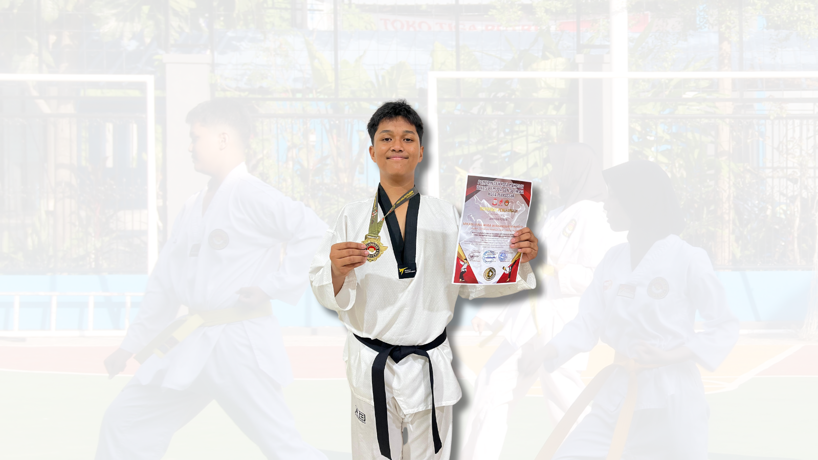 Hebat! Siswa SMP Islam Al Akhyar Raih Juara 1 di Open Tournament Piala Walikota Makassar 2024 Kategori Kyorugi Cadet Over 65 Putra