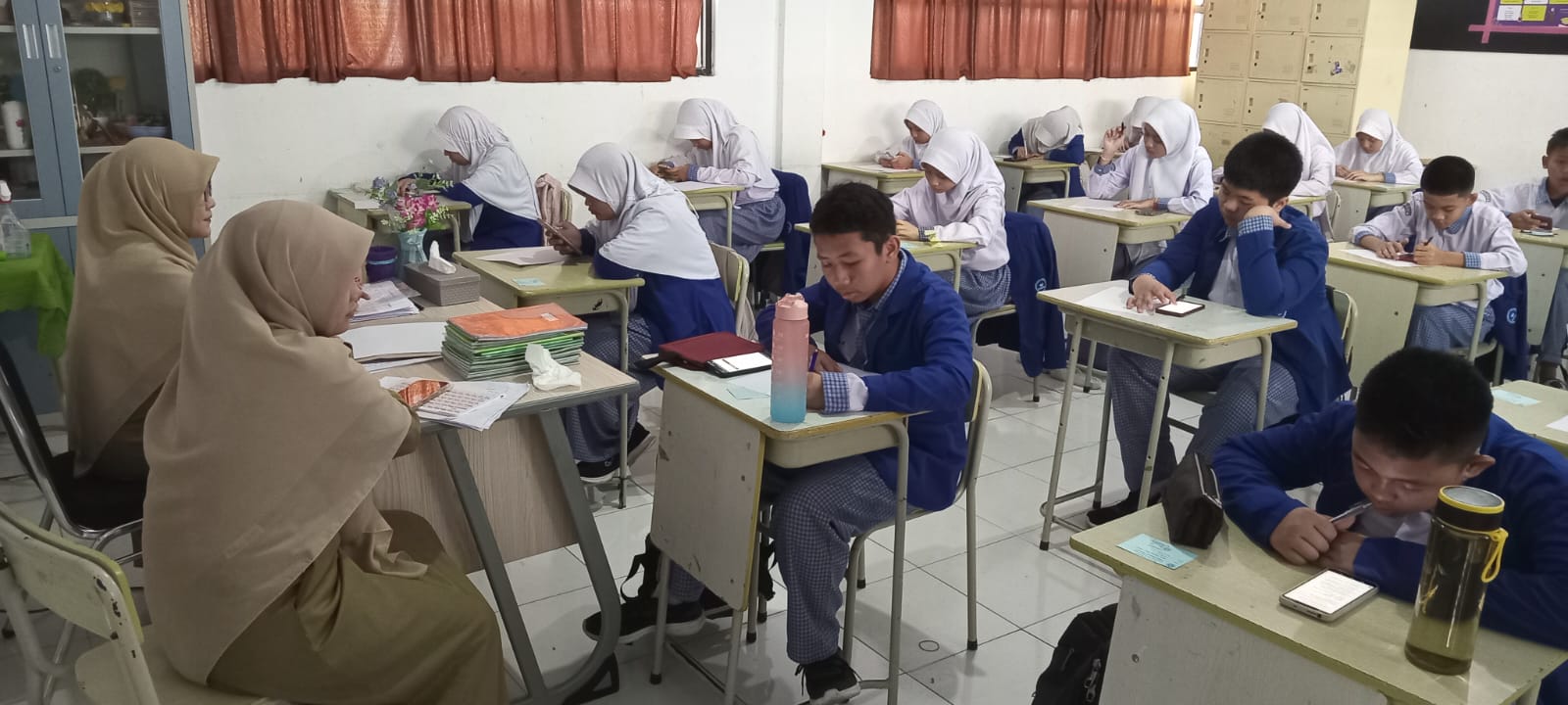 Perjalanan Akademik Siswa SMP Islam Al Akhyar Makassar di Ujian Semester Genap 2024