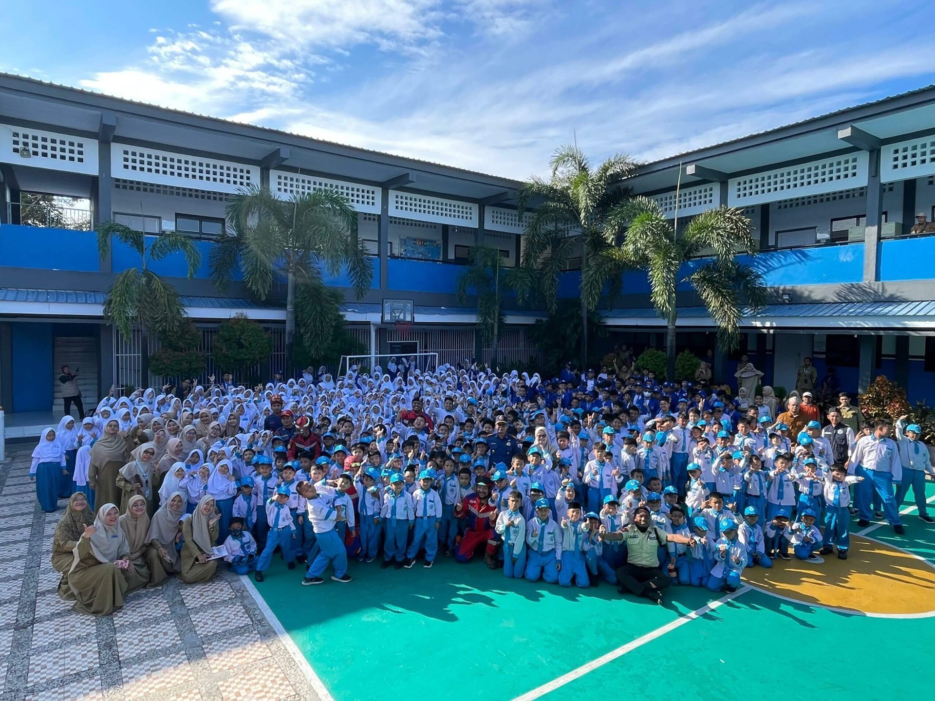 Waspada Kebakaran Sejak Dini, Al Akhyar Islamic School Gandeng Damkar Kota Makassar