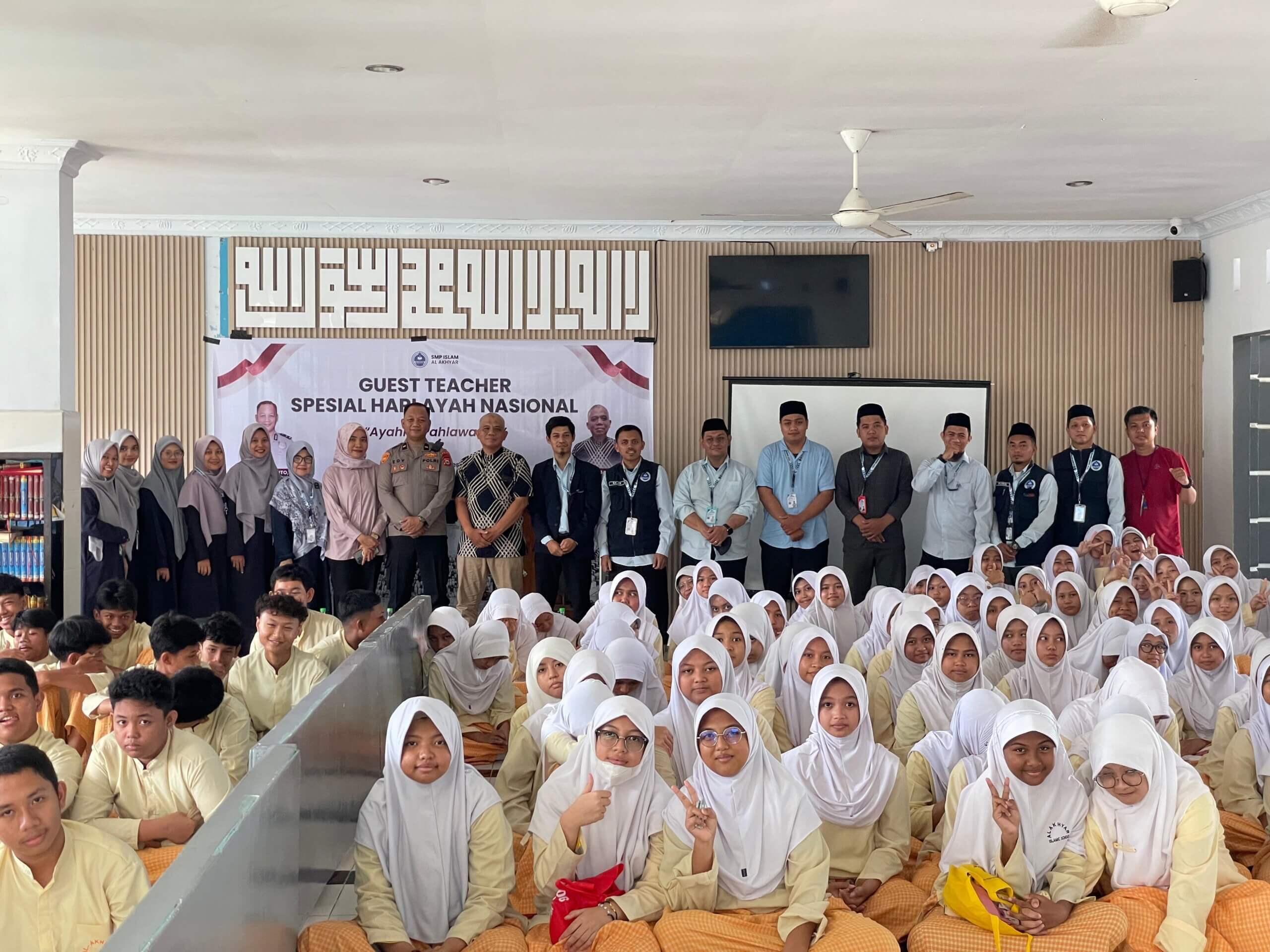 Ayahku, Pahlawanku: Inspirasi dari Guest Teacher Spesial Hari Ayah di SMP Islam Al Akhyar