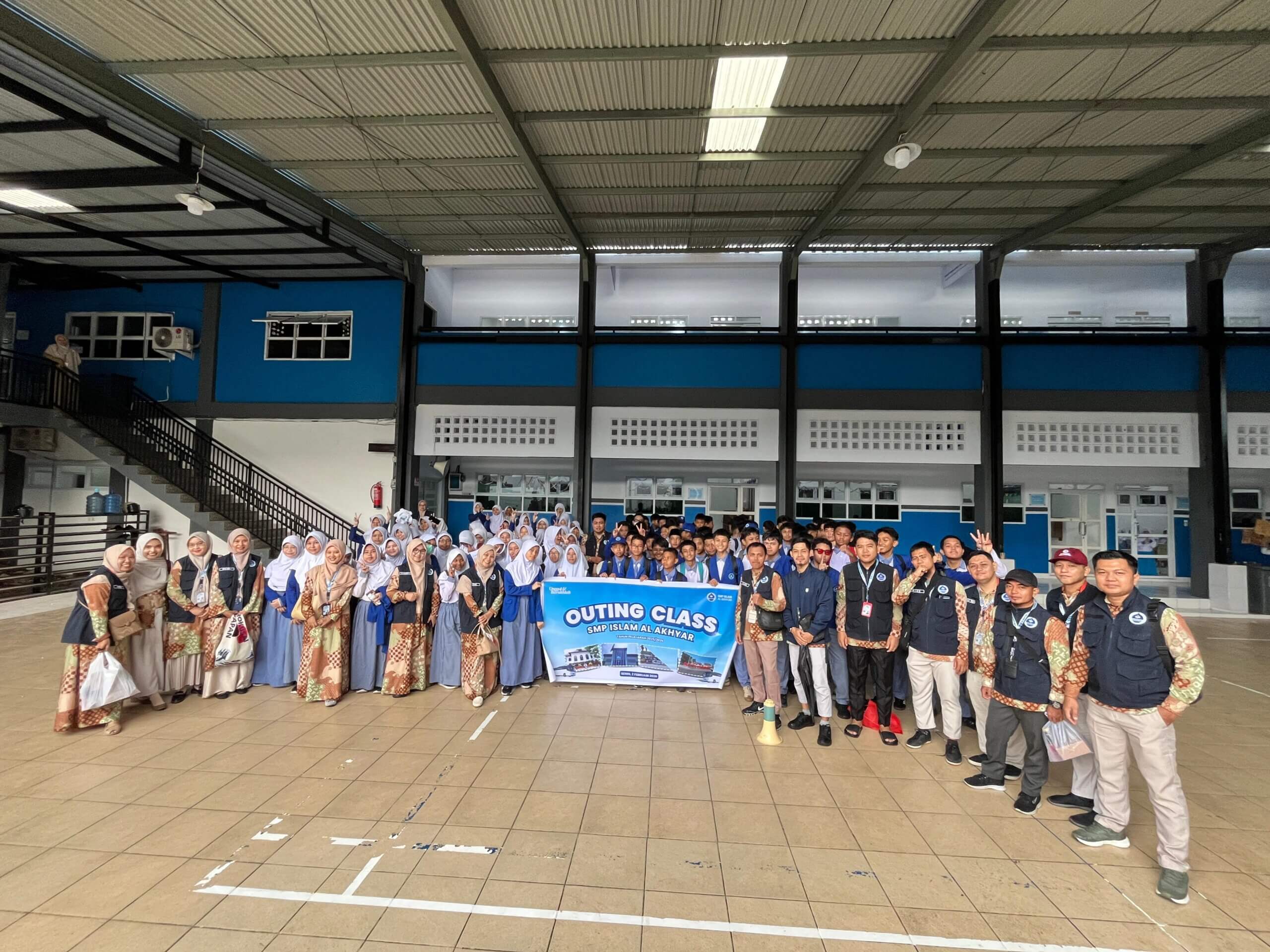 Belajar dari Sumber Nyata: Outing Class Semester 2 SMP Islam Al Akhyar di Museum, TVRI, BMKG, dan Benteng Rotterdam