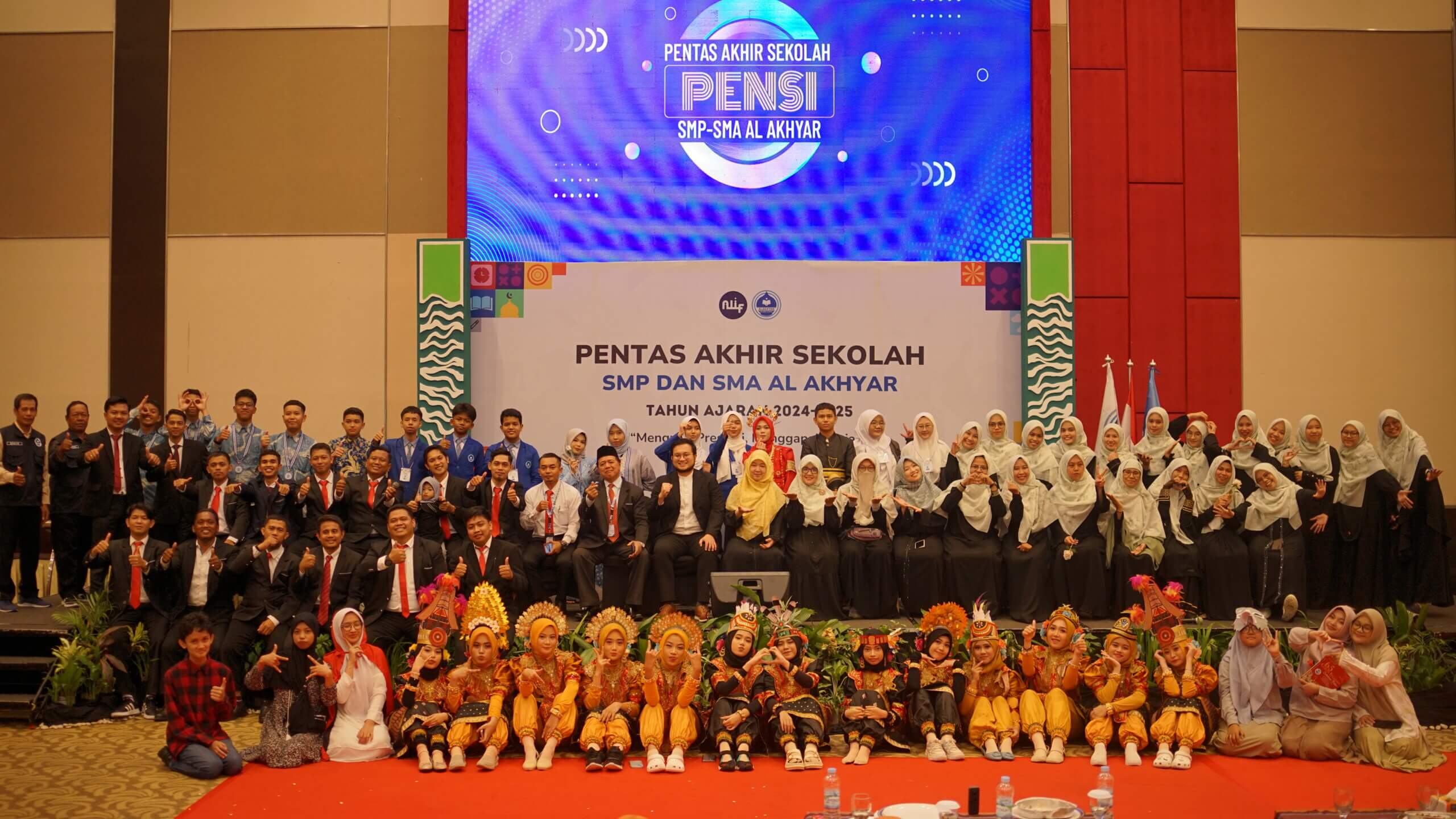 Pentas Akhir Sekolah 2025 SMP dan SMA Islam Al Akhyar Berlangsung Meriah di Hotel Dalton Makassar