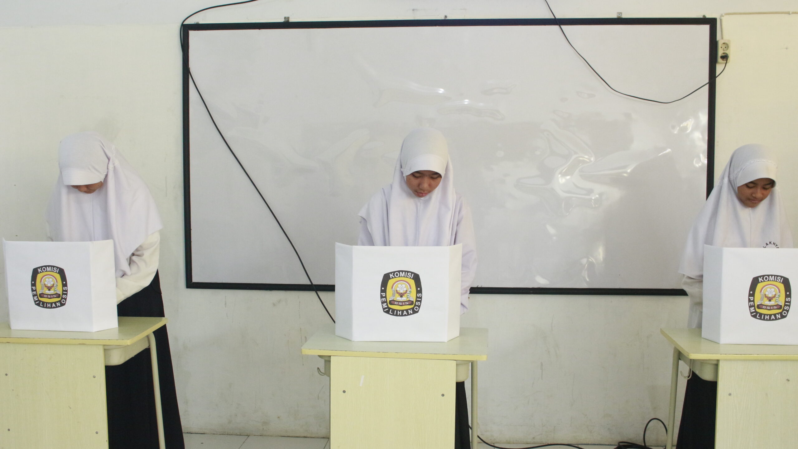 Proyek Penguatan Profil Pelajar Pancasila: SMP Islam Al Akhyar Makassar Memadukan Suara Demokrasi dengan Pemilihan Ketua Osis