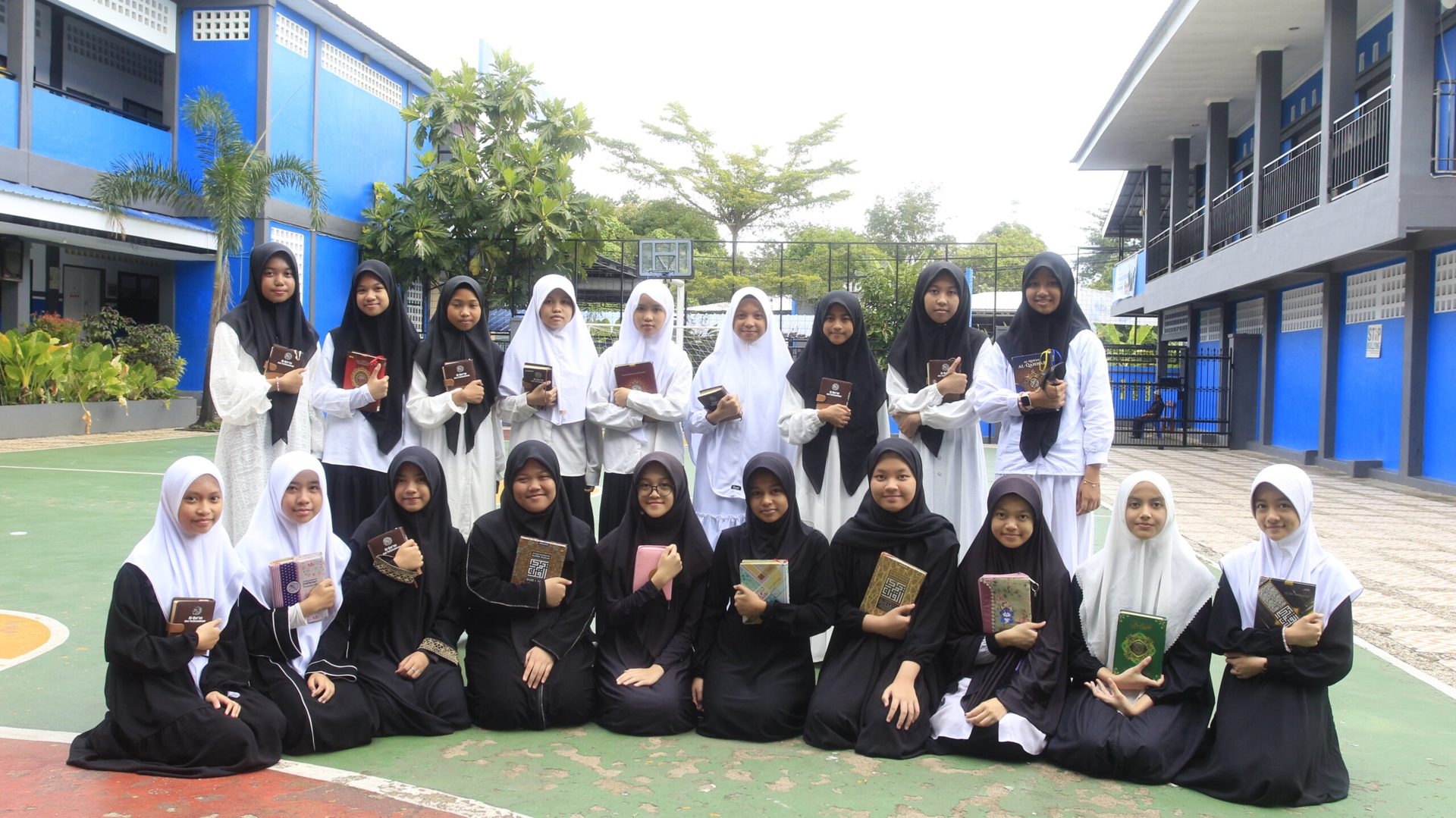 Mengukir Hafalan: Ujian Tahfidz di Semester Genap Tahun Ajaran 2023/2024 SMP Islam Al Akhyar Makassar
