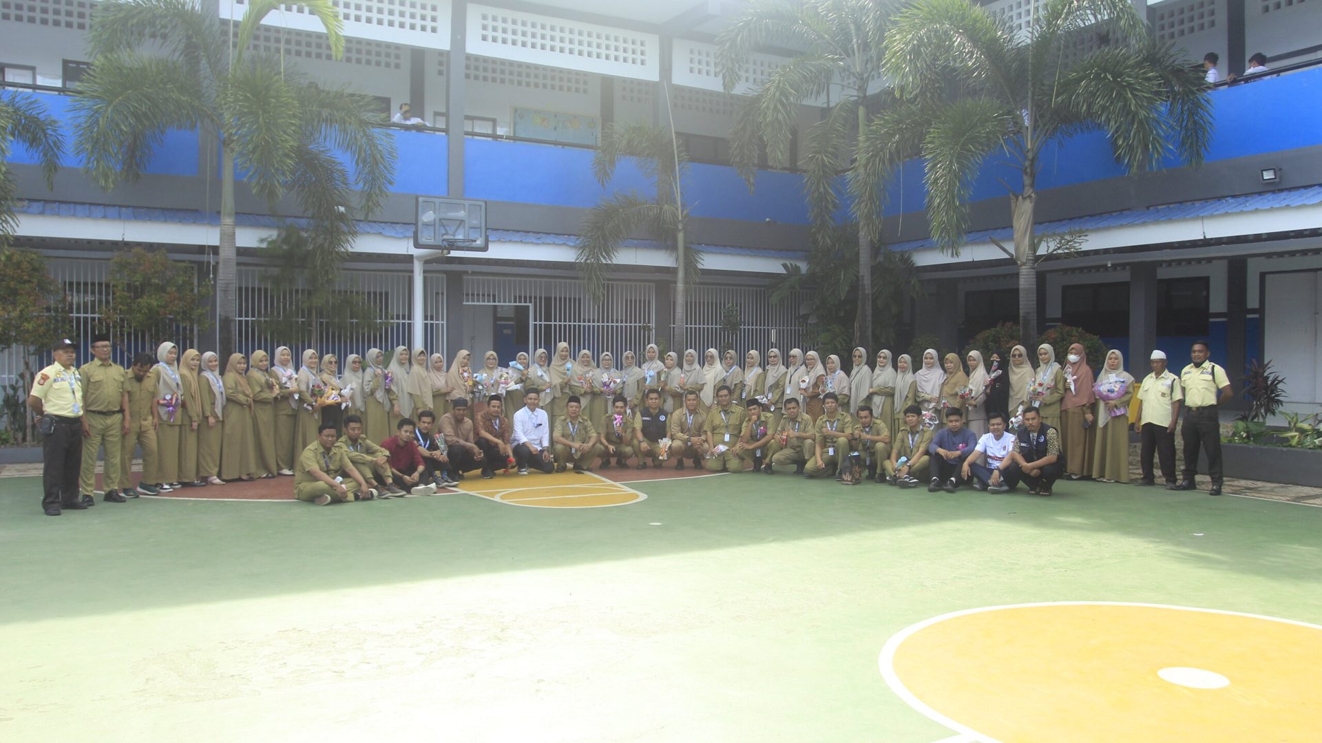 Peringatan Hari Guru Nasional di Al Akhyar Islamic School : Meneguhkan Dedikasi Pendidik Untuk Generasi Bangsa