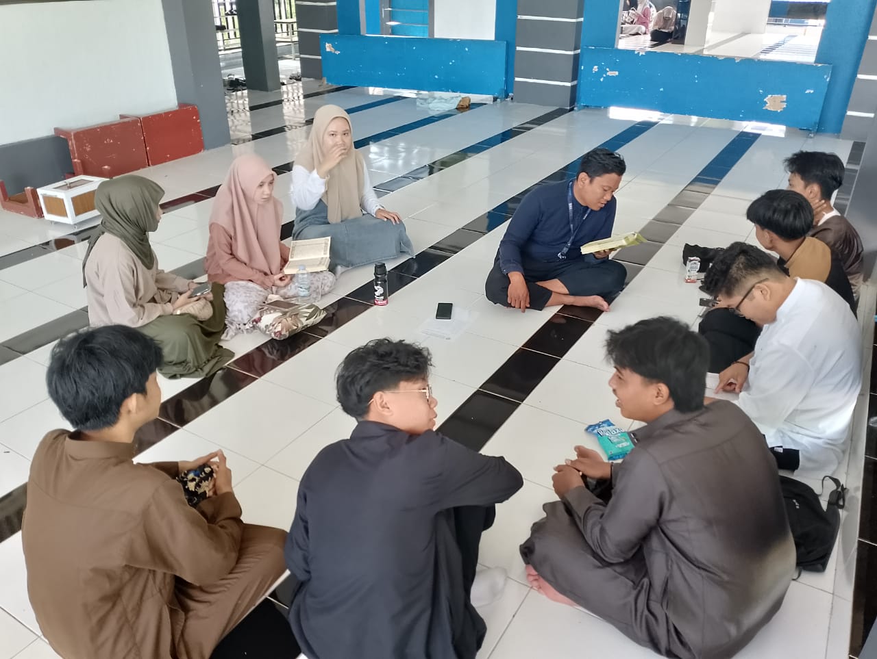 Mencetak Generasi Al Qur'an melalui Program Tahfidz Day SMA Islam Al Akhyar Makassar