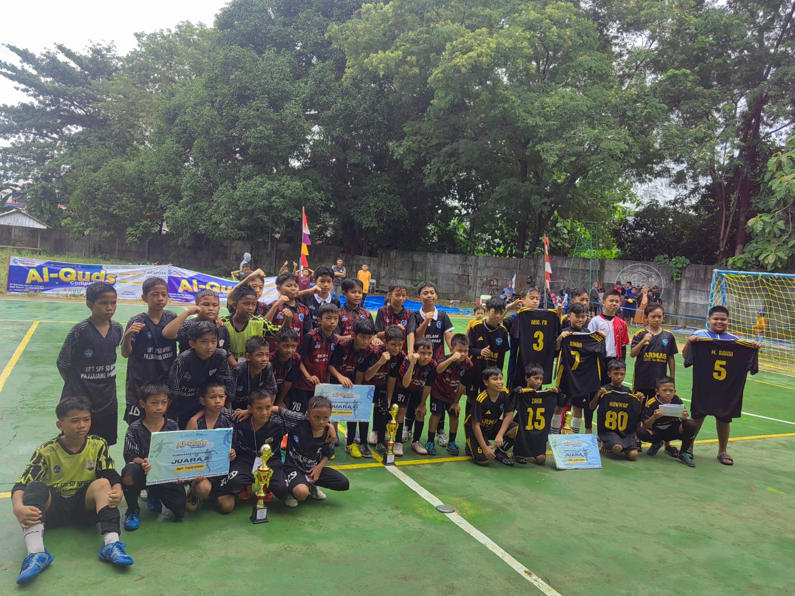 Kembali Harumkan Nama Sekolah, Tim Futsal SD Islam Al Akhyar Juara 1 dalam ajang Futsal "Al Quds Competition 2024"
