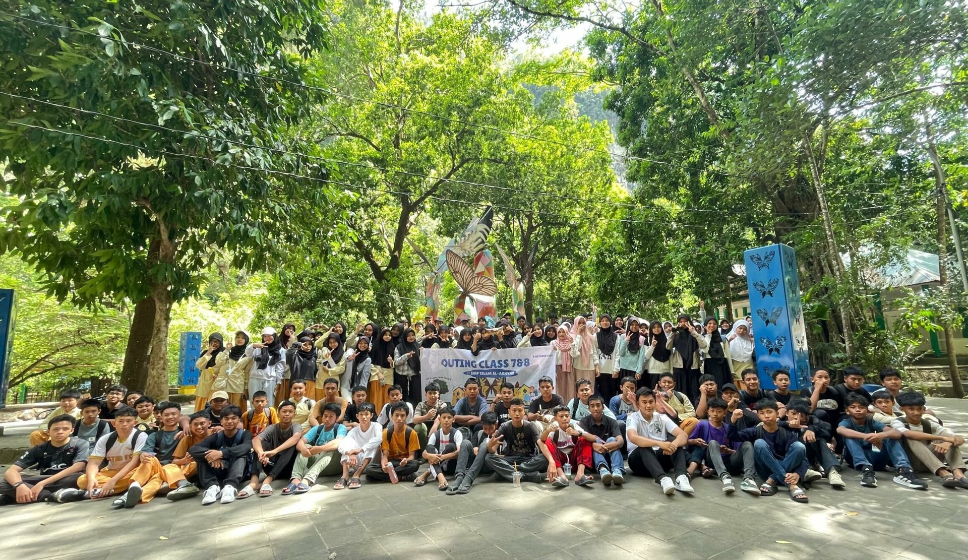 Dari Kelas Ke Alam : Pembelajaran Outing Class SMP Islam Al Akhyar