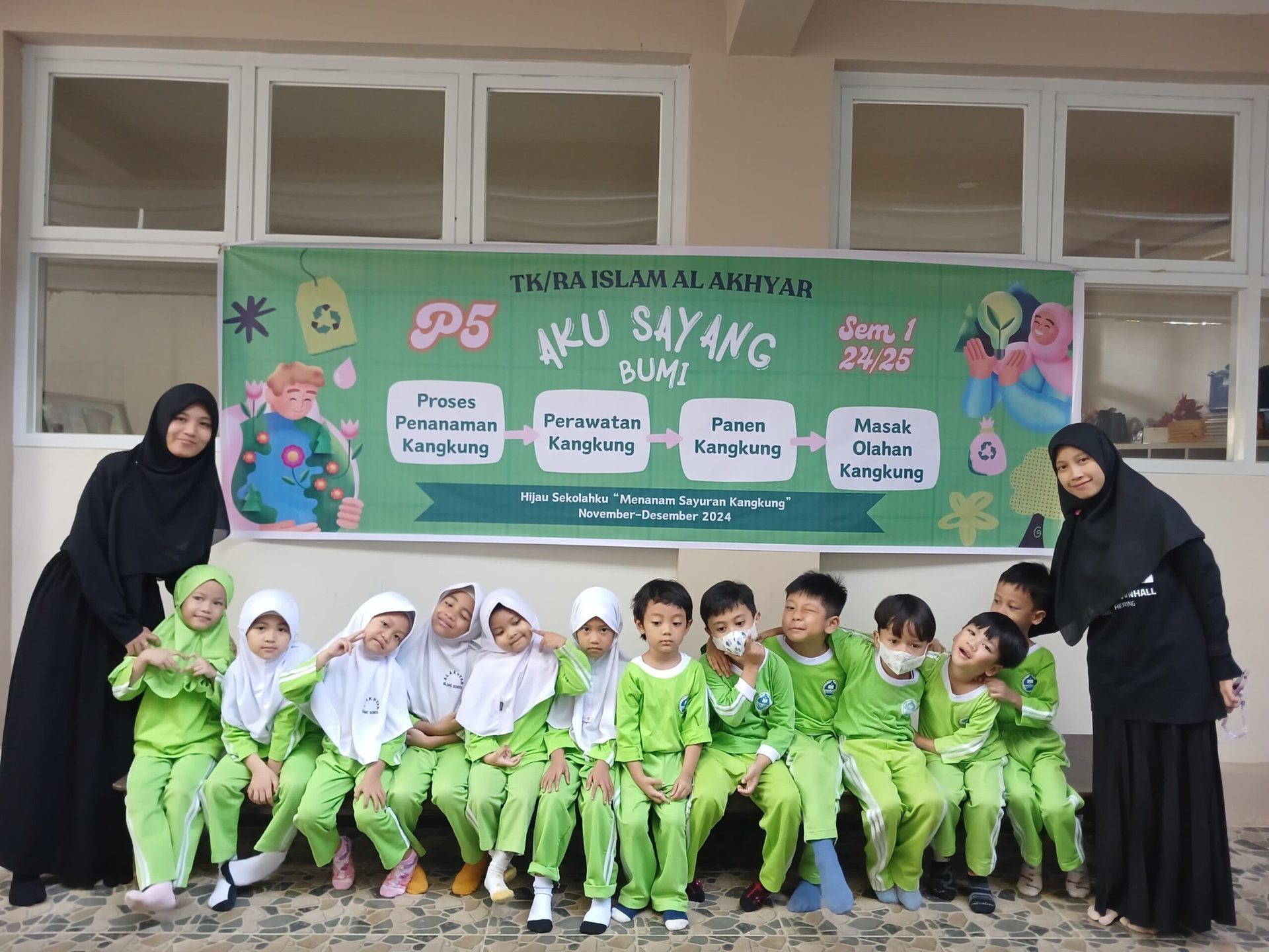 Proyek Penguatan Profil Pelajar Pancasila: Menanam Sayuran Kangkung "Dari Tangan Kecil Untuk Sekolah Hijau""