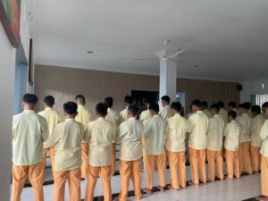 Rutinitas Pagi Penuh Makna: Membentuk Generasi Berkarakter di SMP Islam Al Akhyar