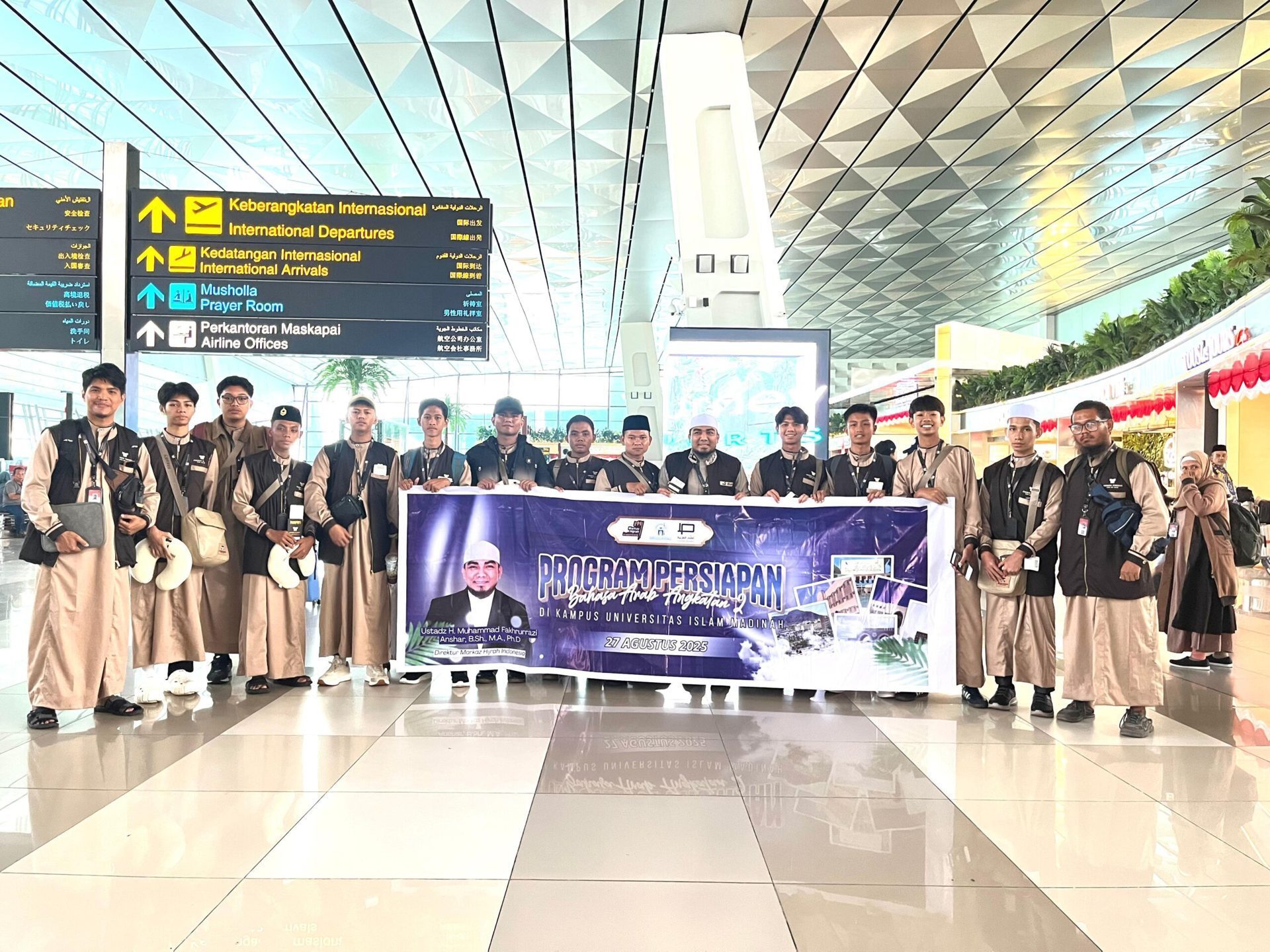 Dua Siswa SMA Islam Al Akhyar Ikuti Program Pendidikan Bahasa Arab di Universitas Islam Madinah