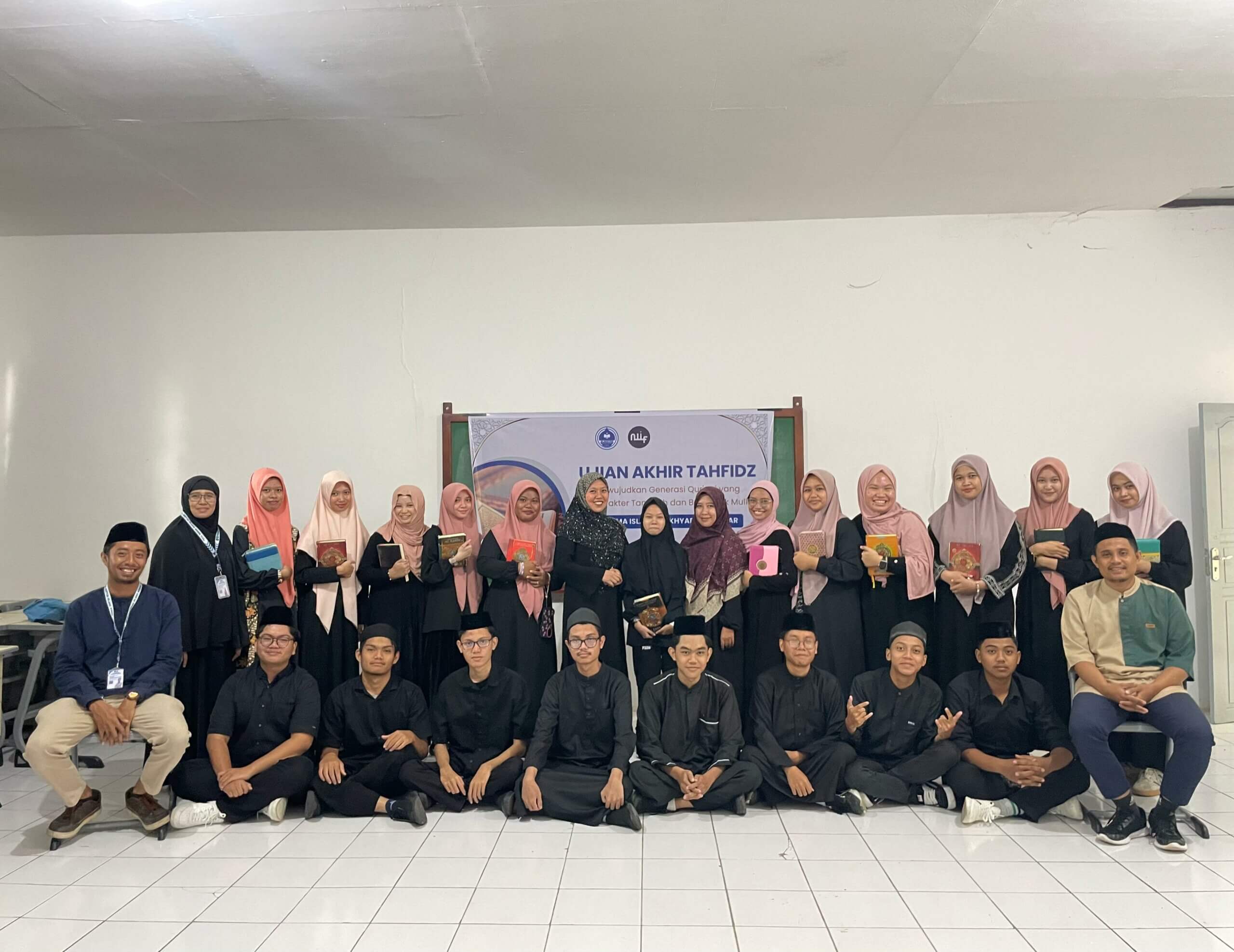 Wujudkan Generasi Qur’ani Tangguh dan Berakhlak, SMA Islam Al Akhyar Selenggarakan Ujian Akhir Tahfidz Kelas 12 Al Aliy